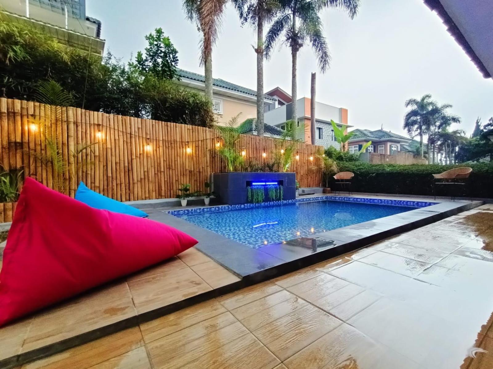 Hasha Private Pool Villa Puncak