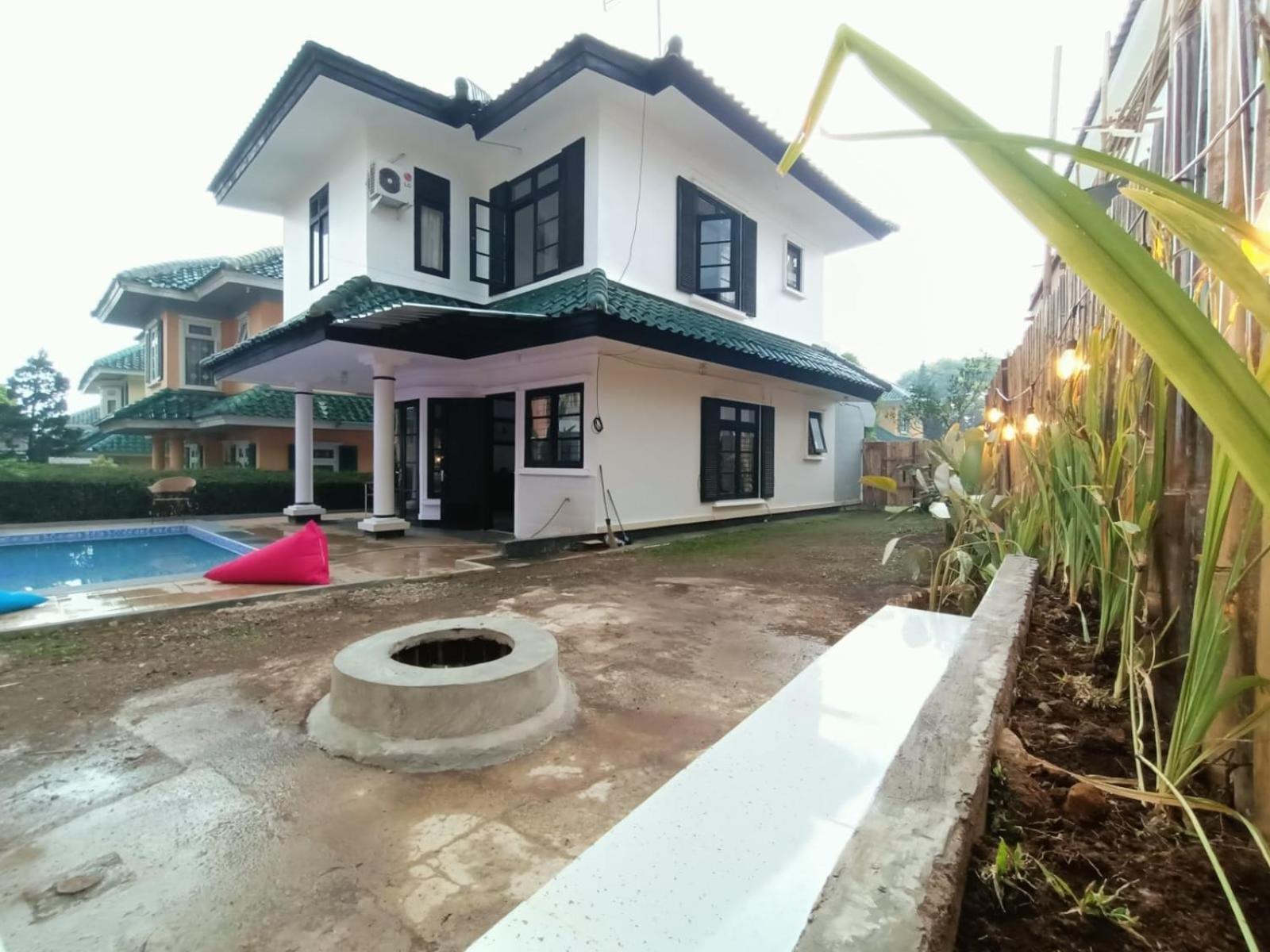 Hasha Private Pool * Puncak