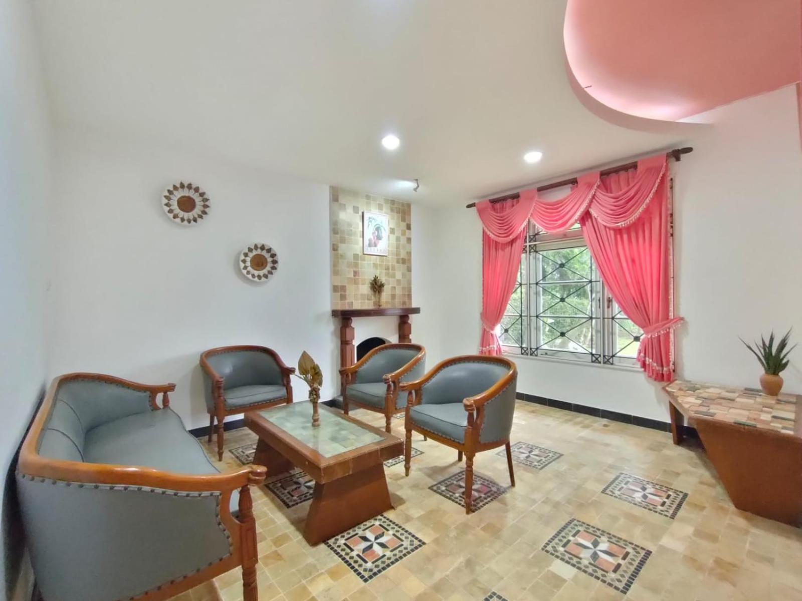 Hasha Private Pool Villa Puncak