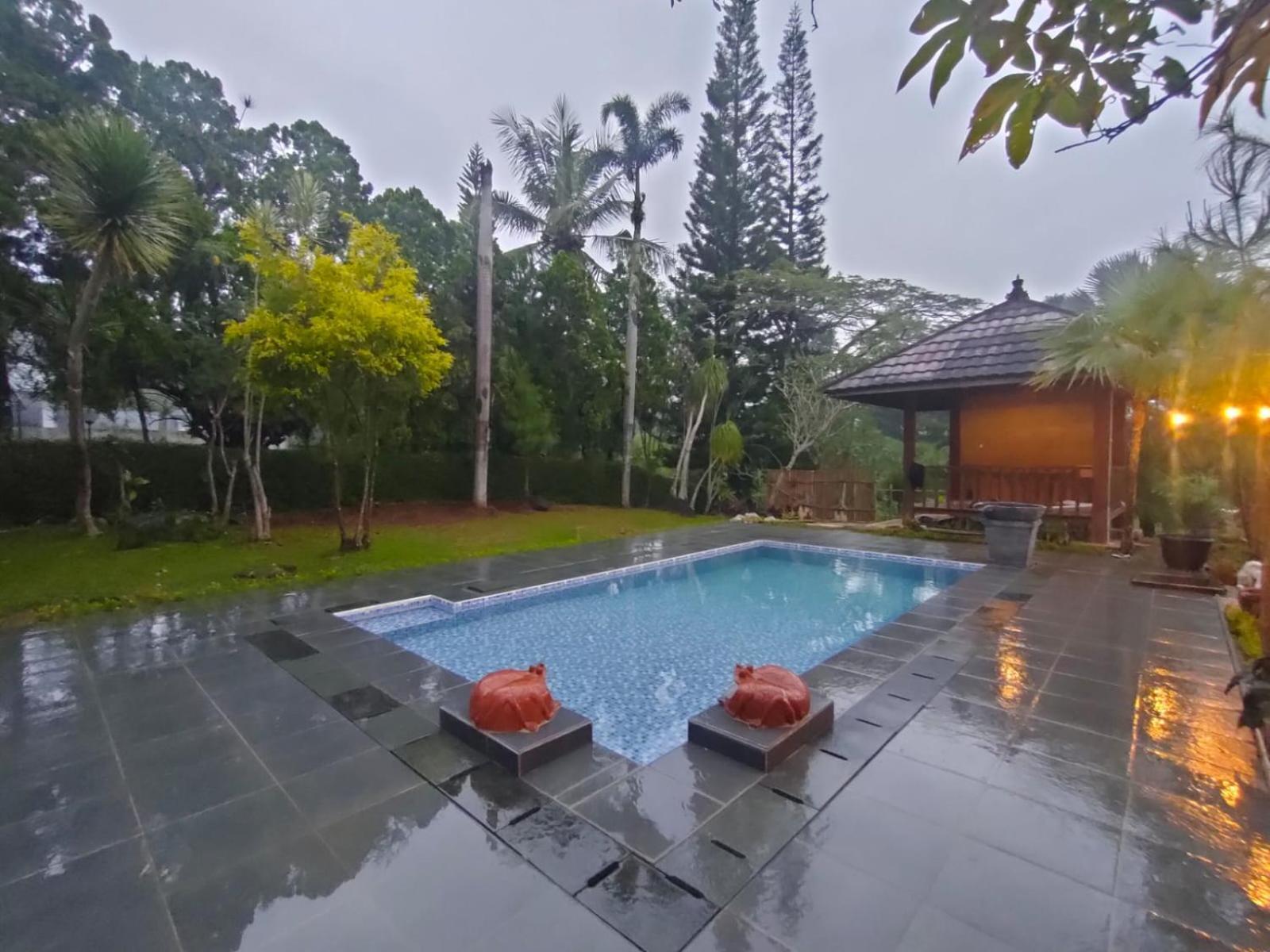 Hasha Private Pool * Puncak